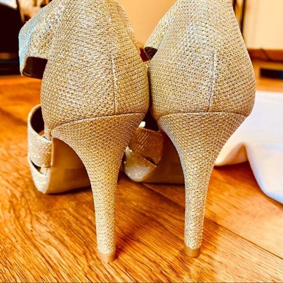 METALLIC GOLD MODA SPANA CAGE T-STRAP HEELS 8 NEW - Picture 7 of 16